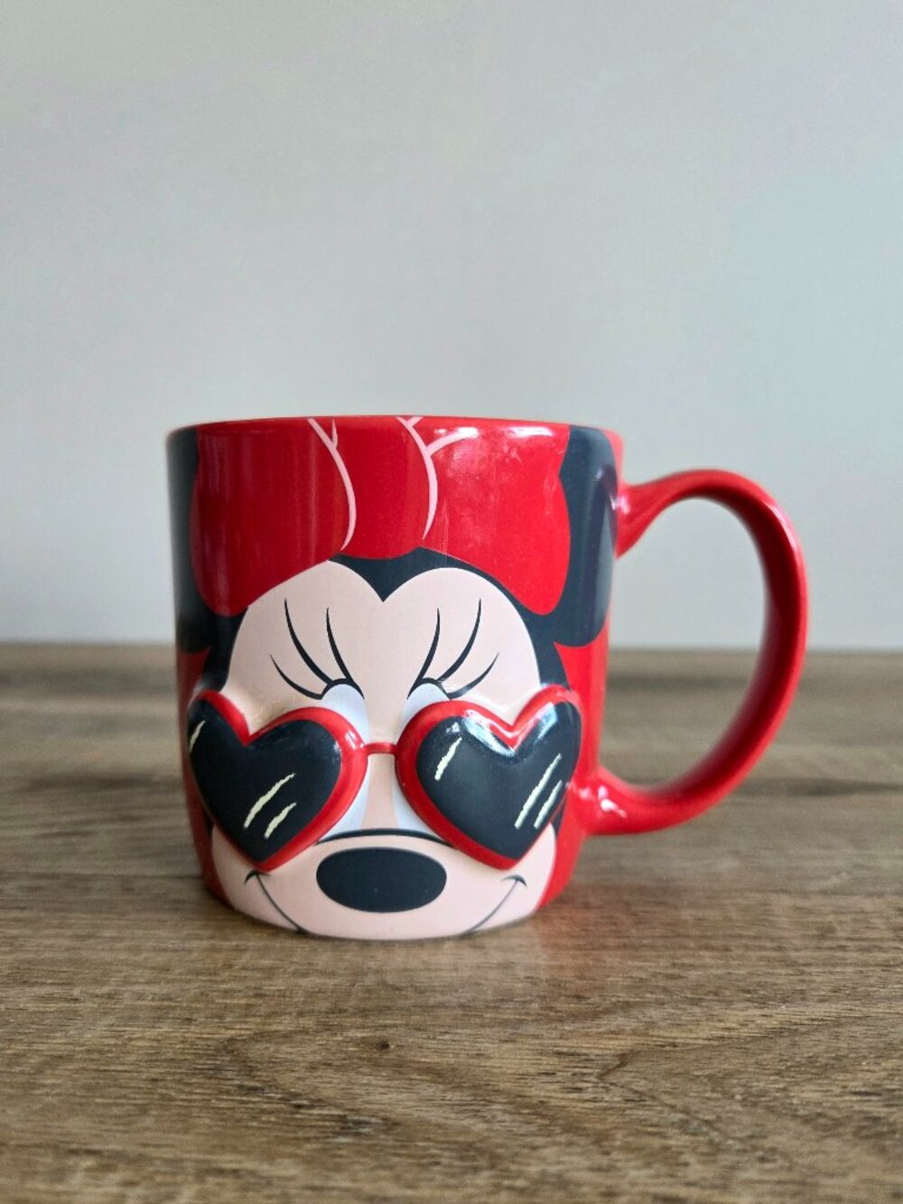 Disney Minnie Mouse in Heart Shape Sunglasses 3D Ceramic Red Mug